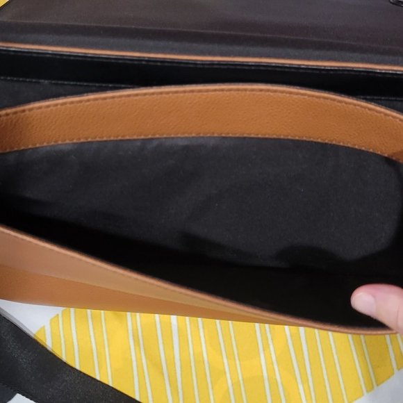 Michael Kors - Mason Explorer Messenger Bag - Picture 3 of 7